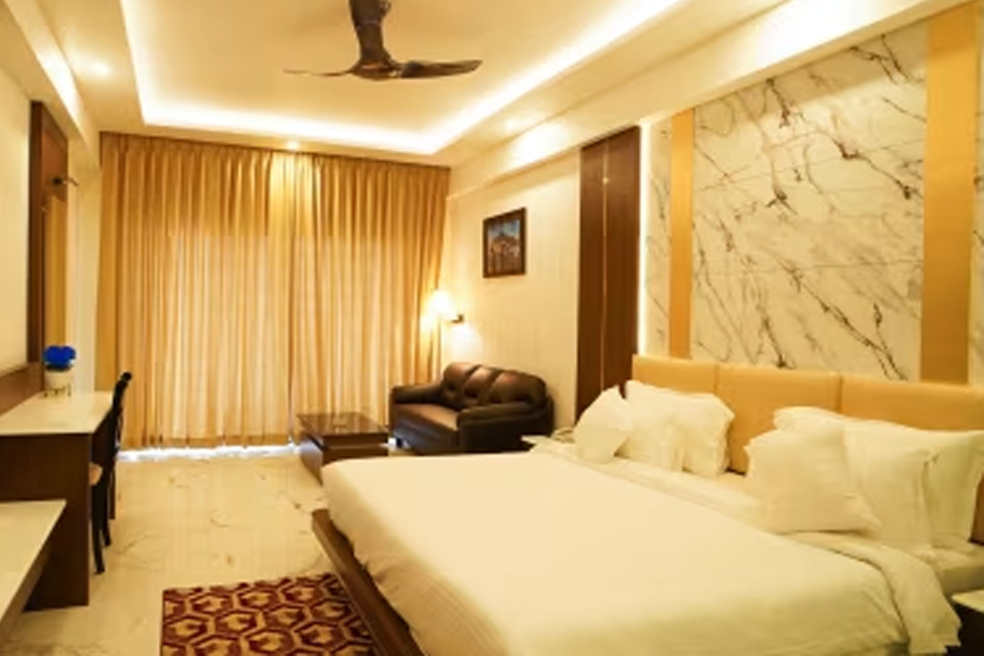 poolside_standard_room_namdarmoni